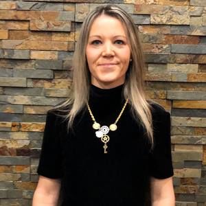 Meet your Posher, Karine